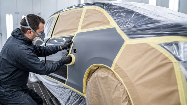 Comment masquer une voiture avant peinture sans bavure ?