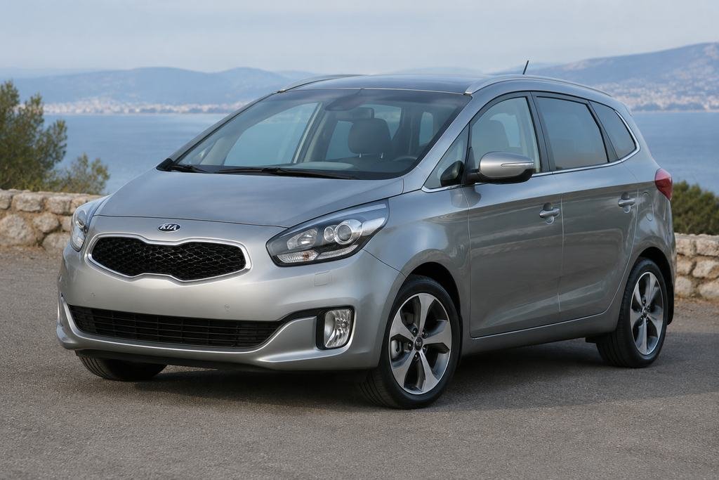 Kia Carens 4