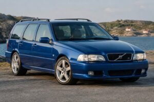 Volvo V70 R