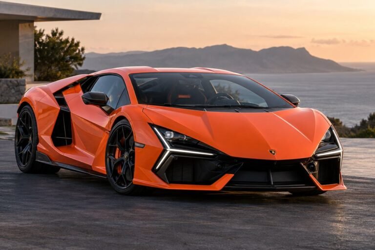 Lamborghini Revuelto