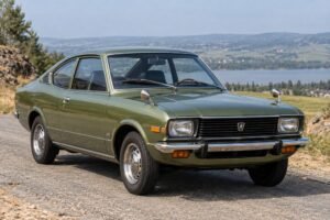Mazda 818