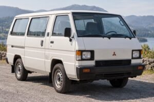 Mitsubishi L300